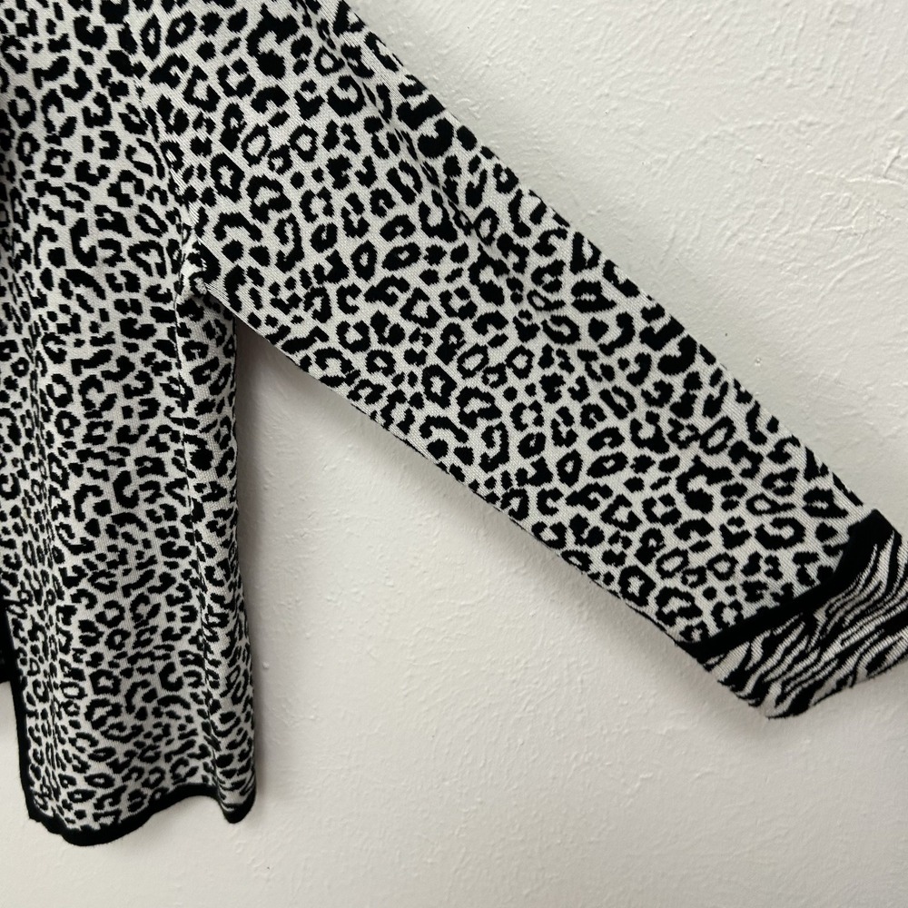Chico's Black White Open Front Cheetah Print Sweater Blazer Cardigan Size 3 (XL) - Picture 5 of 11